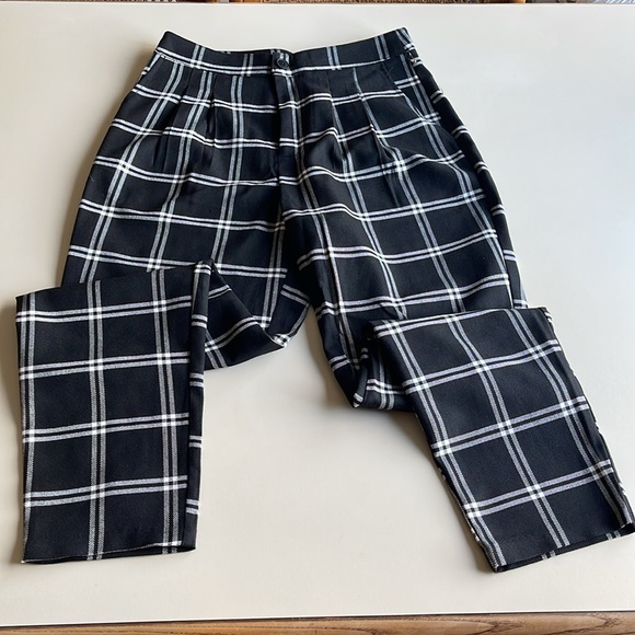Forever 21 Pleat Front Black & White Plaid Pants - Picture 6 of 10
